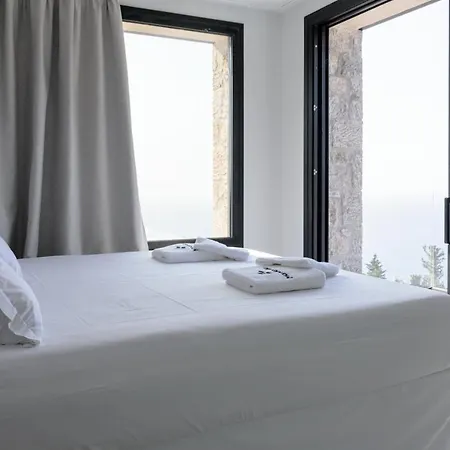 Vila Mandevilla Hillside Luxury