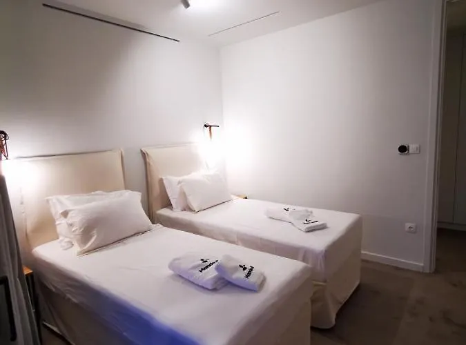 Mandevilla Hillside Luxury 빌라