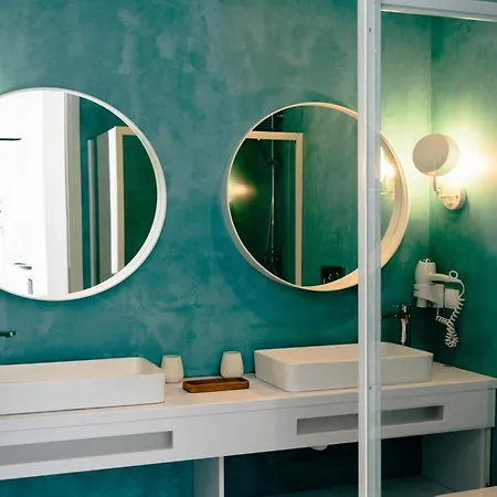 Mandevilla Hillside Luxury فيلة